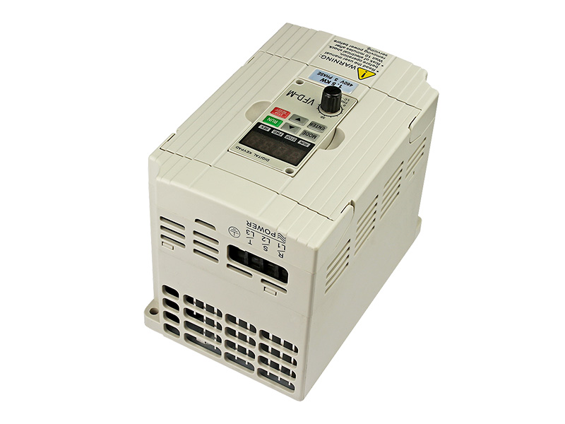 8000S通用變頻器，變頻調(diào)速器，變頻器廠家，電機(jī)變頻器，三相變頻器